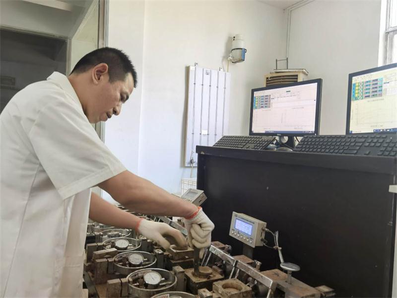 公司同002A：土工試驗甲級，可以承擔(dān)甲級及以下工程勘察資格所能承擔(dān)工程勘察項目的土工試驗任務(wù)； 聯(lián)系人：任玲，電話：18653883892(圖2)